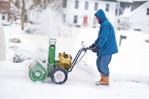 snow-blower-584380_640