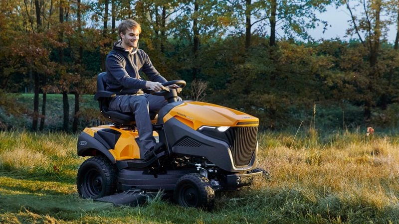 Why Buy a Mulching or Side-Discharge Lawn Tractor?
