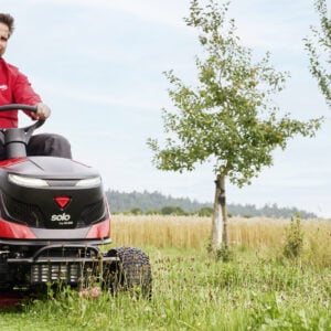 Going Big: Why the AL-KO Range of Lawn Tractors is the Gold Standard for Large Gardens