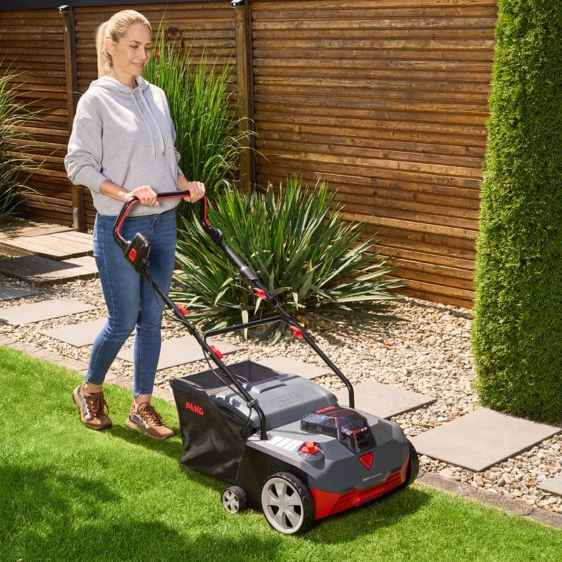 Autumn Lawn Renovation: Scarifying, Aerating & Overseeding for a Thicker Spring Lawn