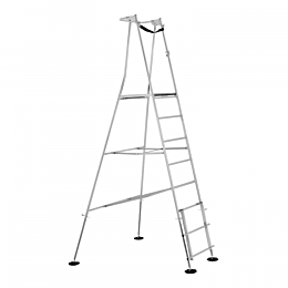 Henchman Hi-Step Major Hedge Cutting Platform