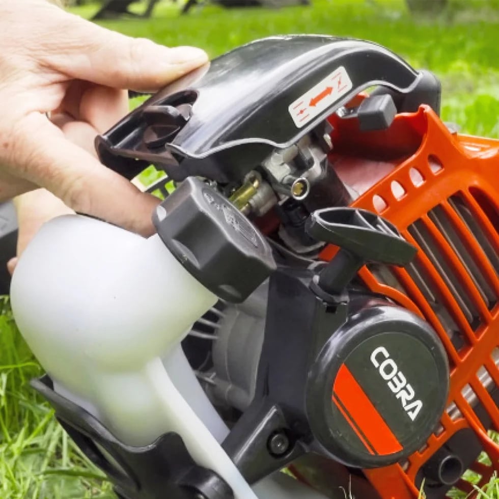 Cobra LRH26C Long Reach Hedge Trimmer