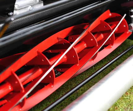 Precision 6 Bladed Cutting System