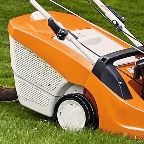 INNOVATIVE GRASS CATCHER BOX