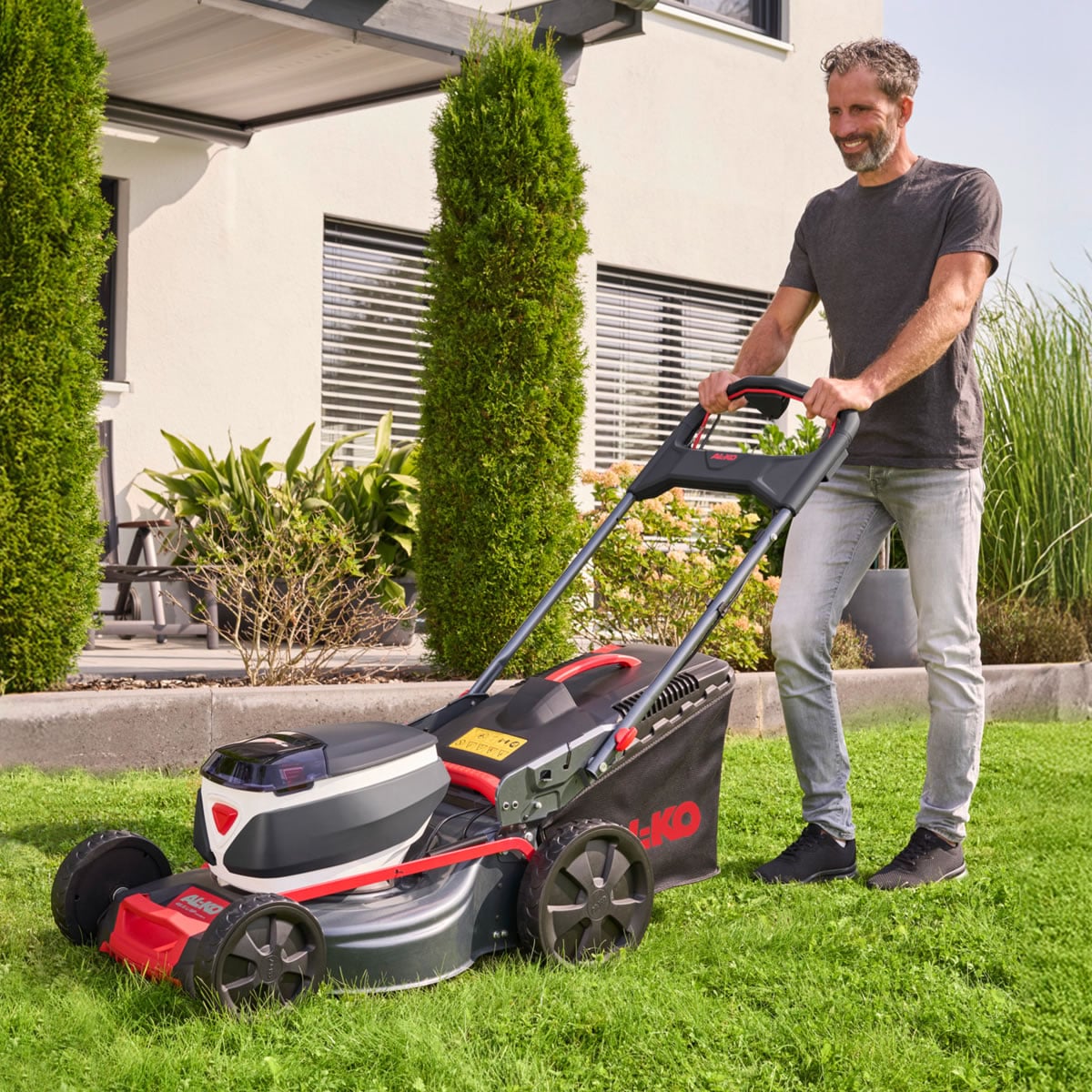 18/36V Comfort 46.6 Li Mower Kit (Inc 2x Batteries & Charger) by AL-KO 18/36V Comfort 46.6 Li Mower Kit (Inc 2x Batteries & Charger) by AL-KO