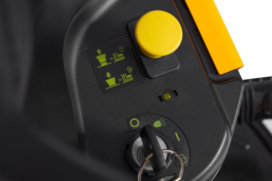 Button to start the blades