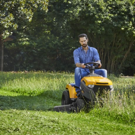 Side-Discharge Tractor