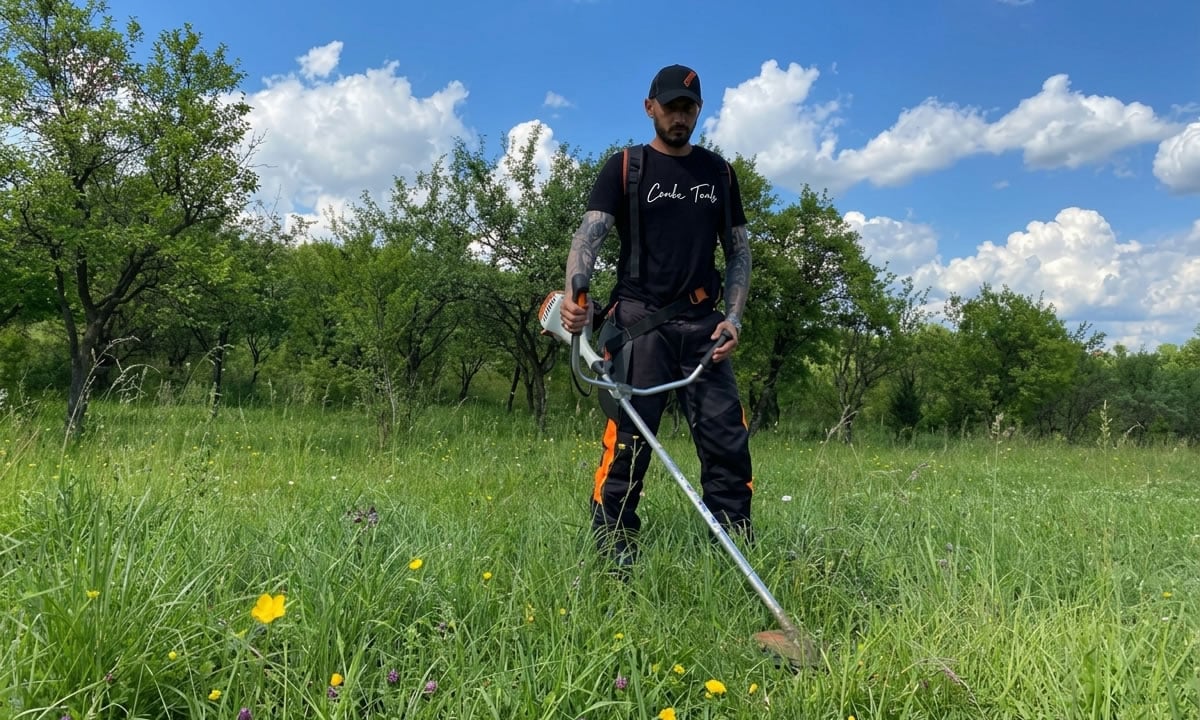 FS 55 Petrol Brush Cutter by STIHL